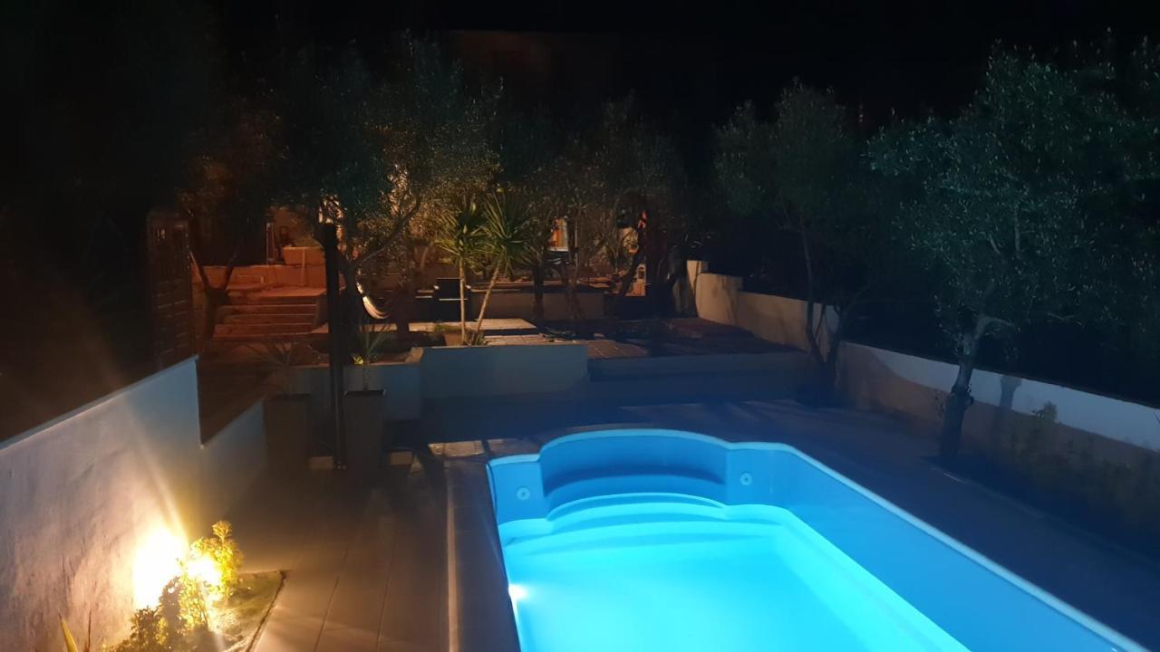 הוילה סטארי גראד House Oliva With Private Pool And Large Garden מראה חיצוני תמונה