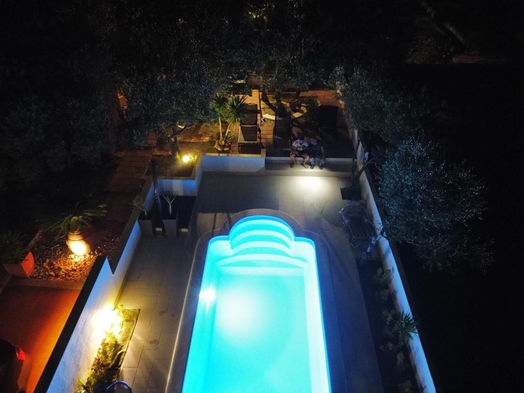 הוילה סטארי גראד House Oliva With Private Pool And Large Garden מראה חיצוני תמונה