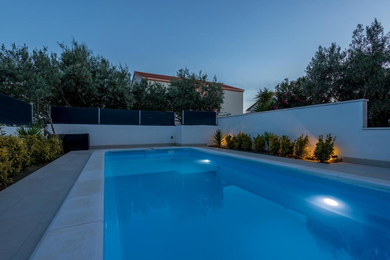הוילה סטארי גראד House Oliva With Private Pool And Large Garden מראה חיצוני תמונה