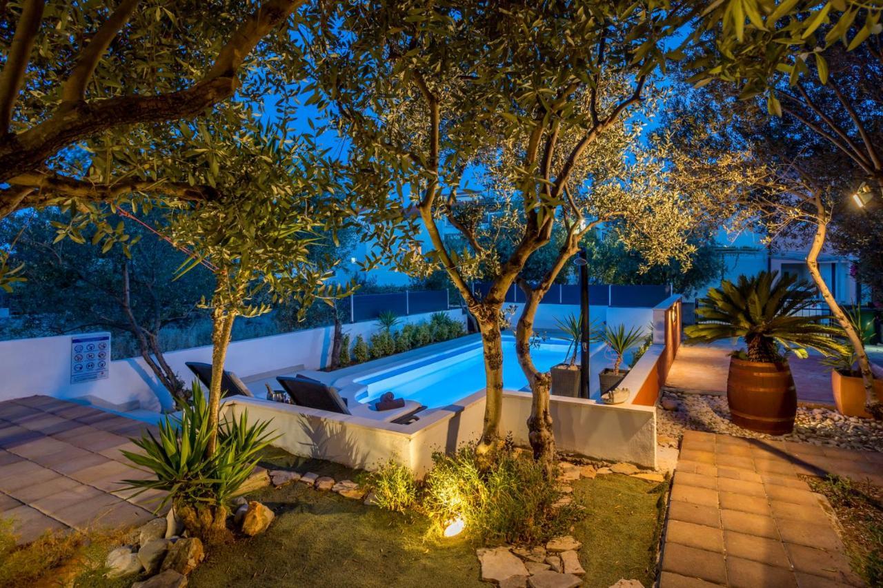 הוילה סטארי גראד House Oliva With Private Pool And Large Garden מראה חיצוני תמונה