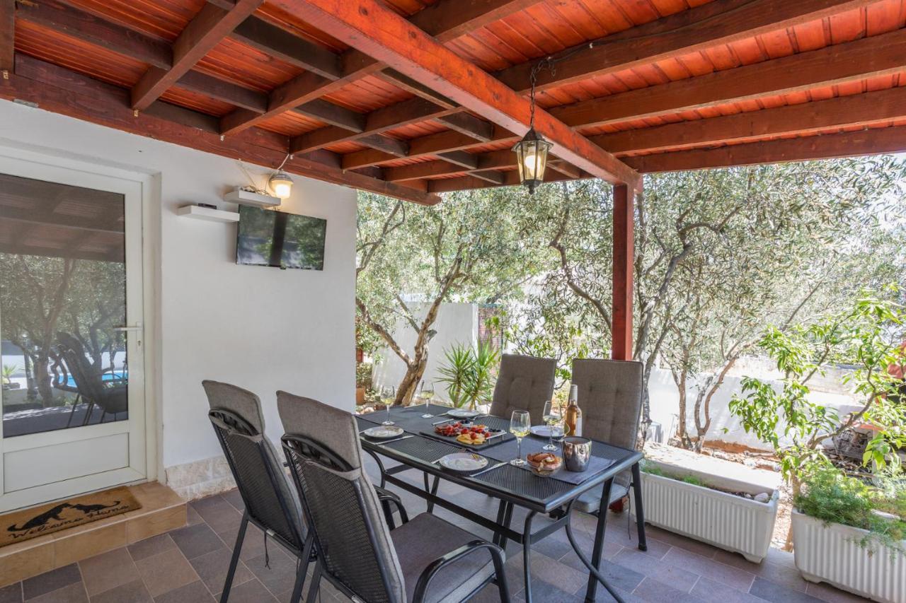 הוילה סטארי גראד House Oliva With Private Pool And Large Garden מראה חיצוני תמונה
