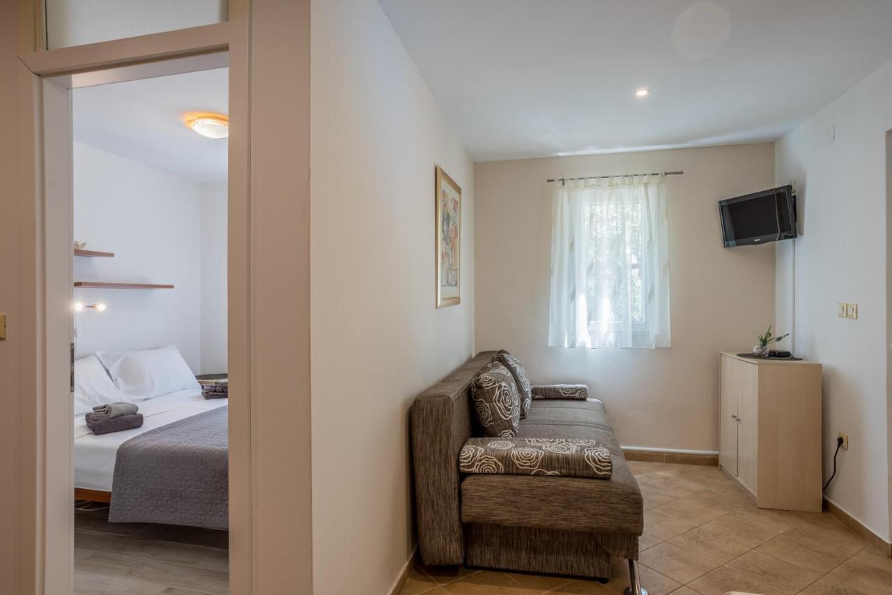 הוילה סטארי גראד House Oliva With Private Pool And Large Garden מראה חיצוני תמונה