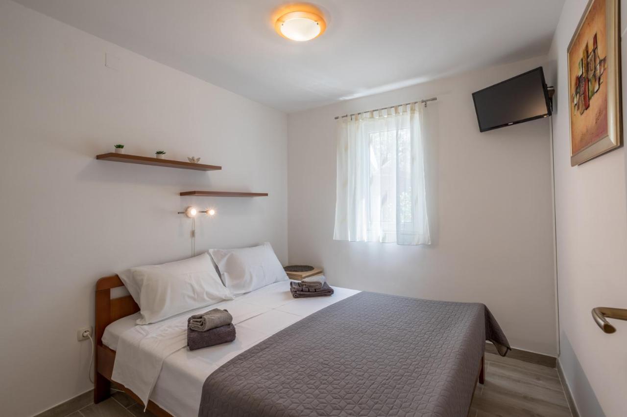 הוילה סטארי גראד House Oliva With Private Pool And Large Garden מראה חיצוני תמונה