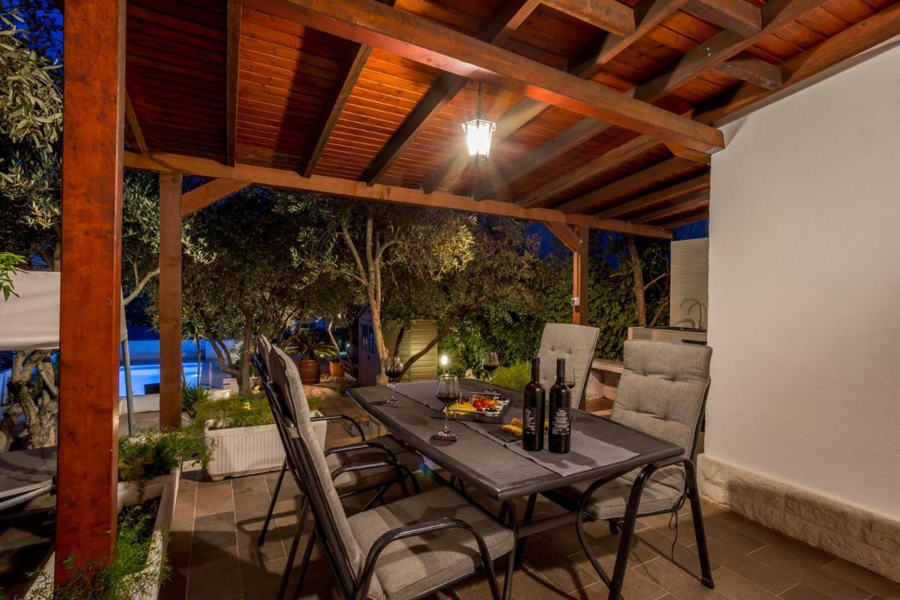 הוילה סטארי גראד House Oliva With Private Pool And Large Garden מראה חיצוני תמונה
